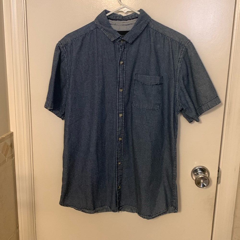 Men’s medium navy blue and white polka dot signature studio button down.